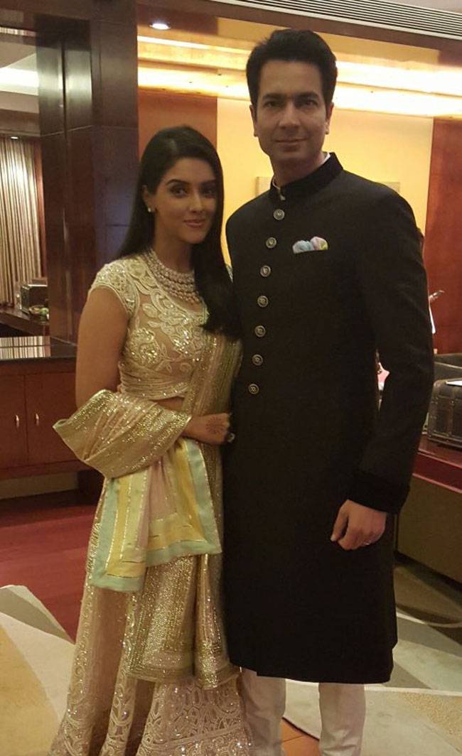 असिन-राहुल के रिसेप्शन पर पहुंचे बॉलीवुड स्टार्स