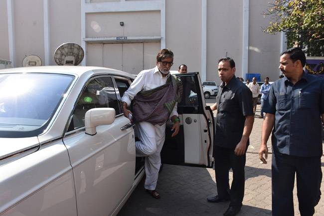 Pics: इस अंदाज में नजर आए 'वजीर' के सितारे