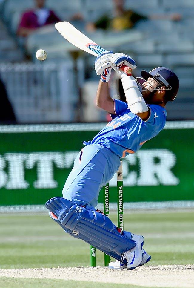 कोहली का शतक भी गया बेकार, टीम इंडि‍या ने गंवाई वनडे सीरीज