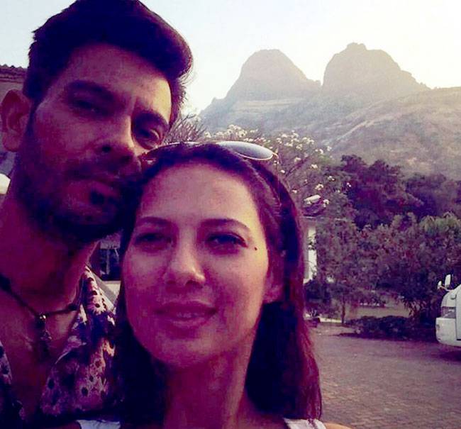 सलमान ने 'बिग बॉस' कंटेस्टेंट्स संग की फार्महाउस पर पार्टी