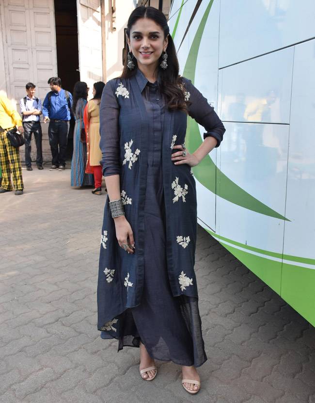 Pics: इस अंदाज में नजर आए 'वजीर' के सितारे