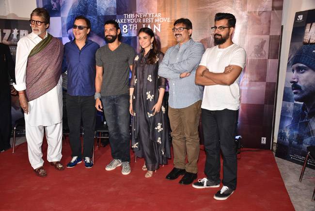 Pics: इस अंदाज में नजर आए 'वजीर' के सितारे