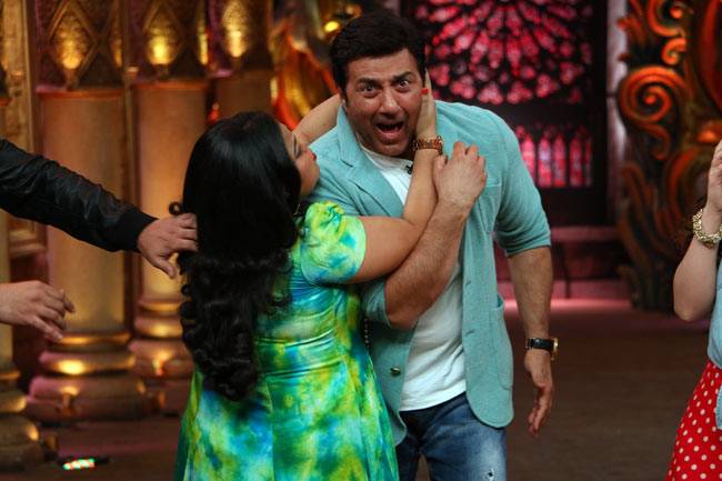 'कॉमेडी नाइट्स बचाओ' पर सनी देओल की 'तारीख पर तारीख'!