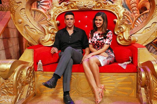 'कॉमेडी नाइट्स बचाओ' में अक्षय के साथ हंसी के ठहाके