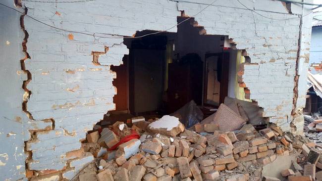 भूकंप से हिली 11 राज्यों की धरती, देखें असर