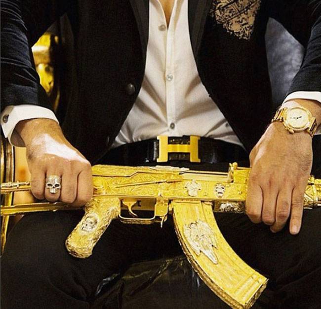 इस तरह आलीशान जिंदगी जीता है दुनिया का सबसे कुख्यात ड्रग्स तस्कर