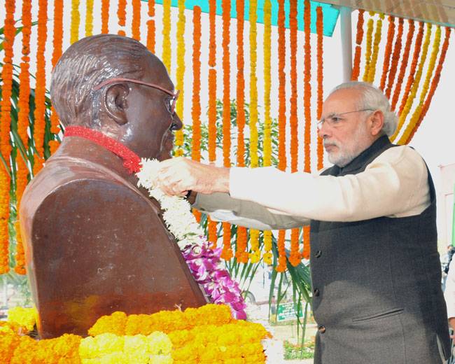 तस्वीरों में देखें पीएम मोदी का वाराणसी और लखनऊ दौरा