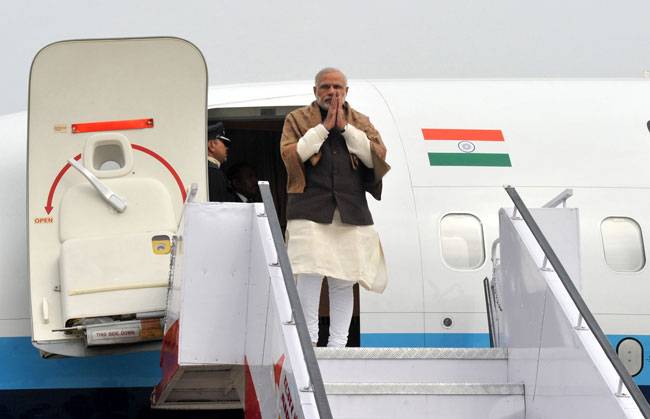 तस्वीरों में देखें पीएम मोदी का वाराणसी और लखनऊ दौरा