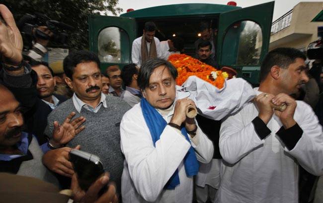 सुनंदा पुष्कर की रहस्यमयी मौत पर नया खुलासा, गहराया सस्पेंस