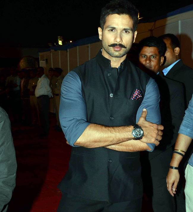 मुंबई पुलिस के शो 'उमंग 2016' में बॉलीवुड सितारों ने दिखाया जलवा