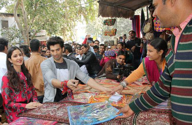 जब कटरीना को आदित्य ने दिल्ली में करवाई शॉपिंग...