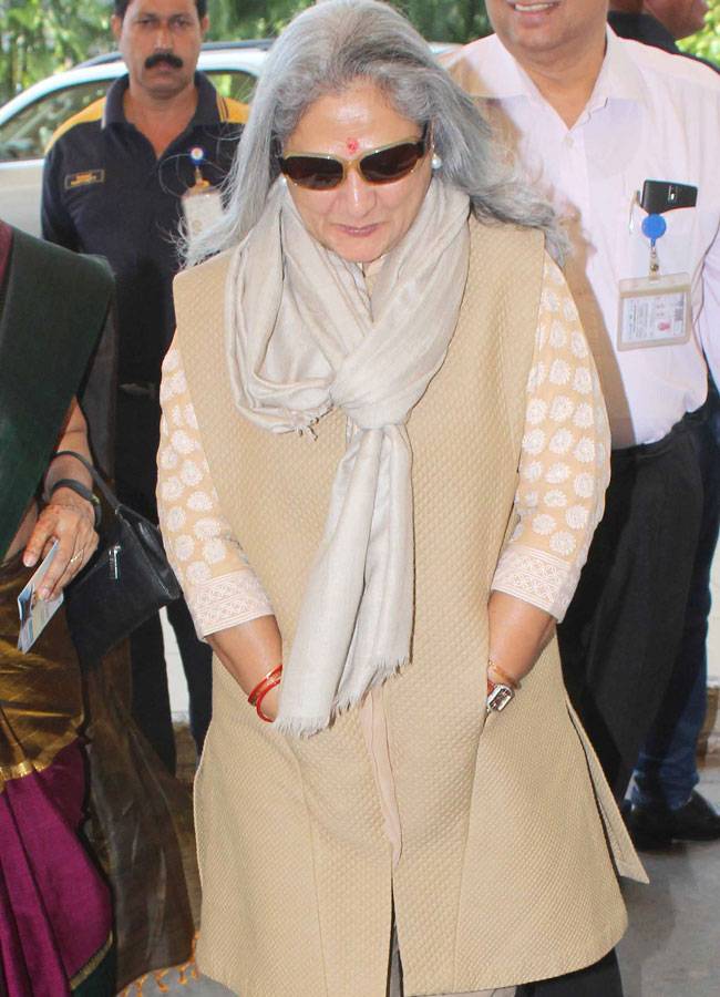 Celeb Spotting: यहां बिजी हैं आपके पसंदीदा सितारे