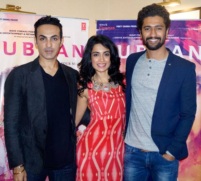 Celeb Spotting: यहां बिजी हैं आपके पसंदीदा सितारे