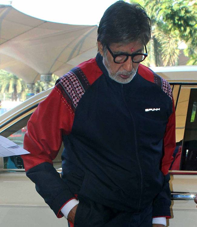 Celeb Spotting: सनी लियोन-जरीन खान ट्रेवल लुक में भी शानदार