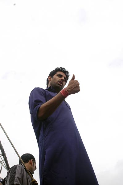 समंदर के बीच बच्चन परिवार ने मनाया अभिषेक का बर्थडे