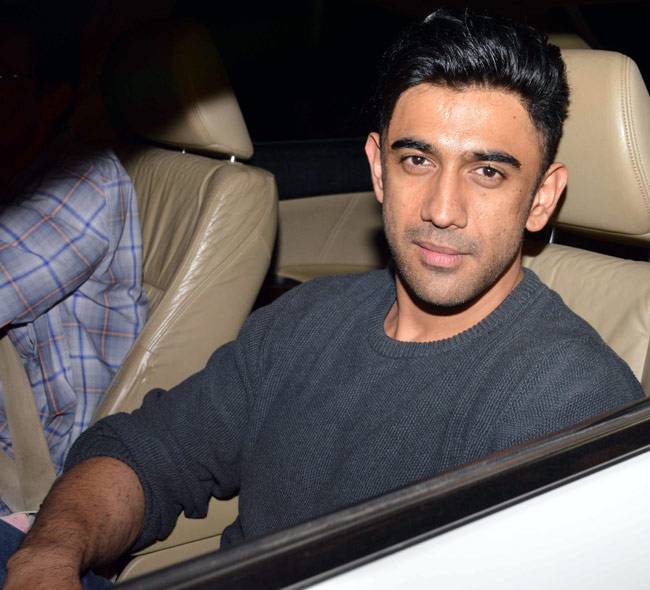 'फितूर' की स्क्रीनिंग पर कटरीना-आदित्य संग पहुंचे सिद्धार्थ मल्होत्रा