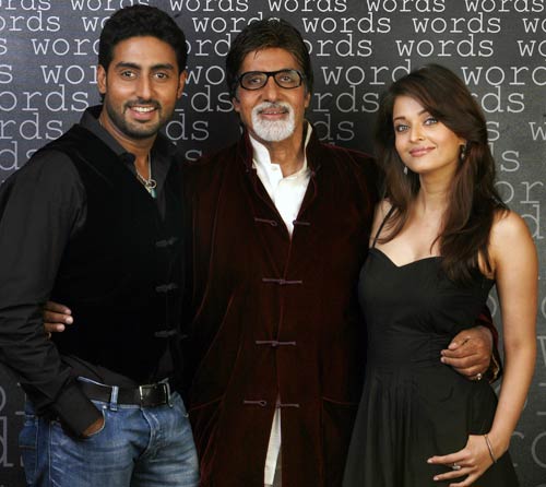 समंदर के बीच बच्चन परिवार ने मनाया अभिषेक का बर्थडे