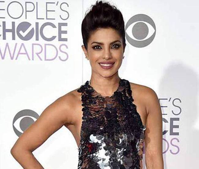 खूबसूरती हो या कमाई, प्रियंका हर जगह 'मिस वर्ल्ड' हैं भाई