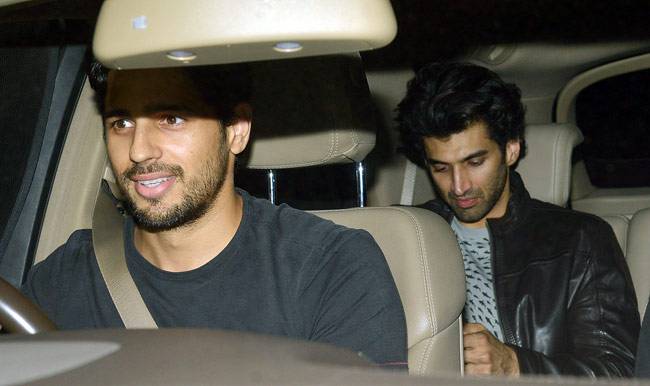 'फितूर' की स्क्रीनिंग पर कटरीना-आदित्य संग पहुंचे सिद्धार्थ मल्होत्रा