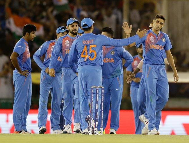 तस्वीरें: शान से जीती टीम इंडिया