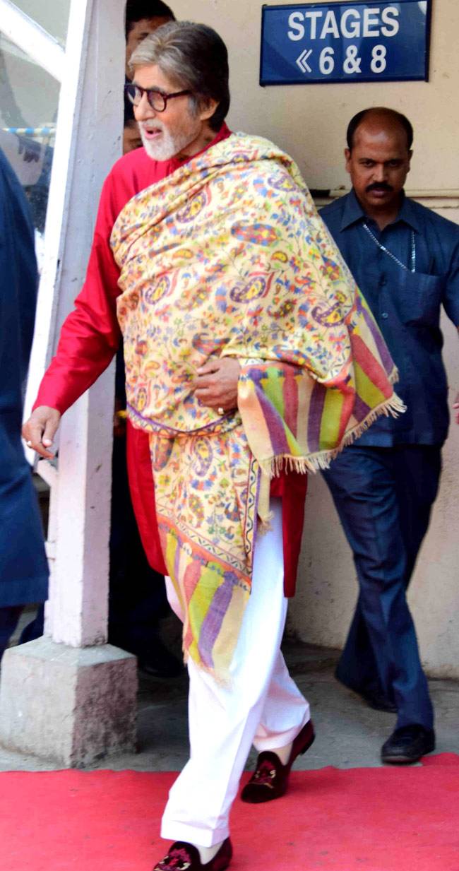 Celeb Spotting: संजय दत्त समेत बॉलीवुड दिग्गज कहां आए नजर