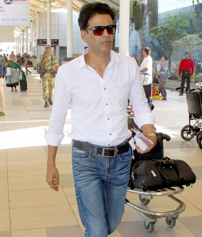 Celeb Spotting: इन दिनों कहां व्यस्त हैं बॉलीवुड सितारें, यहां देखें