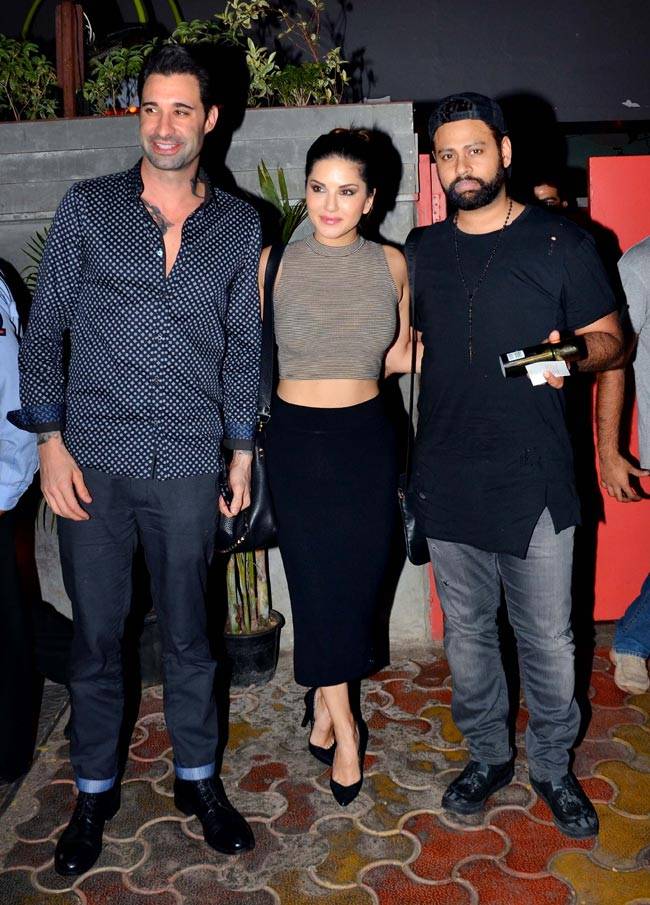 Celeb Spotting: 'कपूर एंड संस' के प्रमोशन में जुटे आलिया-सिद्धार्थ