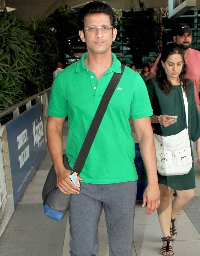 Celeb Spotting: इन दिनों कहां व्यस्त हैं बॉलीवुड सितारें, यहां देखें