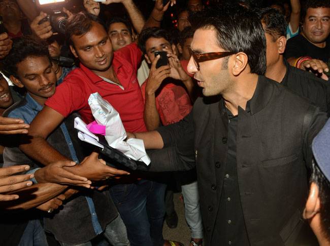 एयरपोर्ट पर भी आलिया-सिद्धार्थ की कैमिस्ट्री के क्या कहने