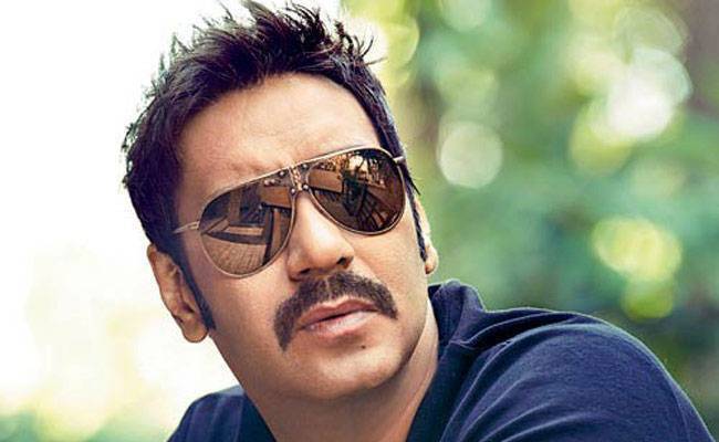 अक्षय और सलमान के अलावा इन सितारों ने भी बदले हैं अपने नाम