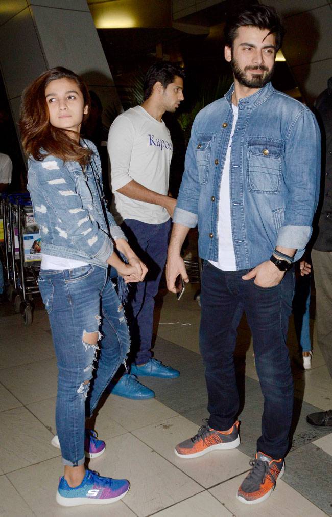 Celeb Spotting: बिपाशा-करण की लेट नाइट ड्राइव मस्ती, तो कुछ पर फिल्म प्रमोशन की ड्यूटी