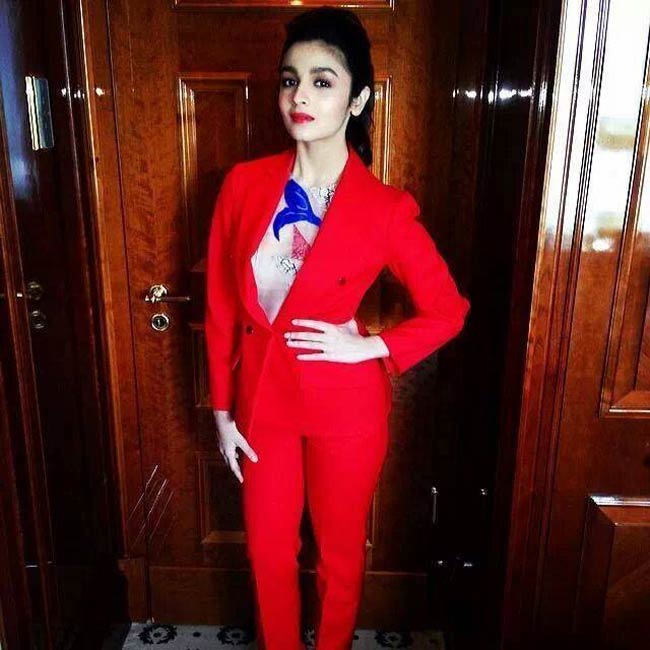 आलिया भट्ट के फैन्‍स के लिए उनकी तस्‍वीरों का हसीन तोहफा...