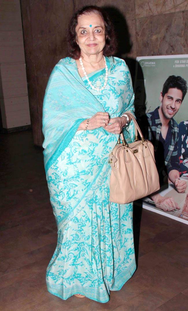 'कपूर एंड संस' की स्क्रीनिंग पर पहुंचे ये बड़े सितारे