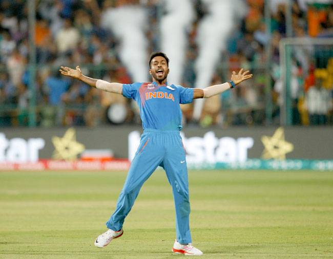 अंतिम गेंद पर भारत की जीत