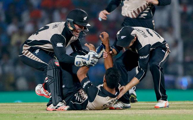 अपने ही बनाए जाल में उलझी टीम इंडिया, न्यूजीलैंड ने 47 रनों से हराया