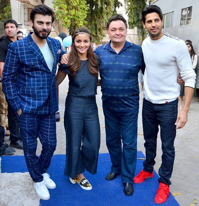 'कपूर एंड सन्स' सितारों के कूल हैं अंदाज...