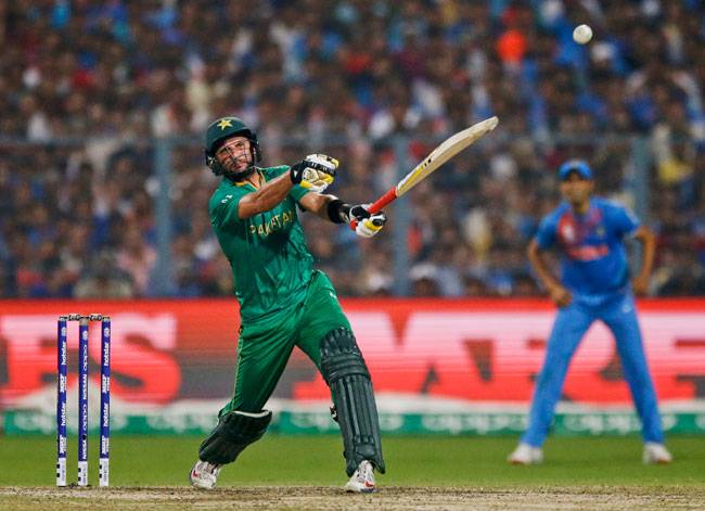 चेजडाउन किंग कोहली की जबरदस्त बैटिंग, भारत ने पाक को 6 विकेट से हराया