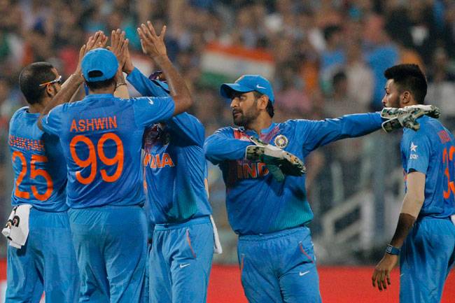 चेजडाउन किंग कोहली की जबरदस्त बैटिंग, भारत ने पाक को 6 विकेट से हराया