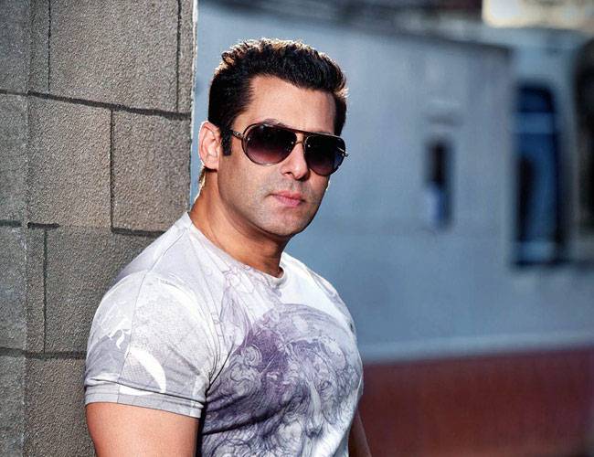 अक्षय और सलमान के अलावा इन सितारों ने भी बदले हैं अपने नाम