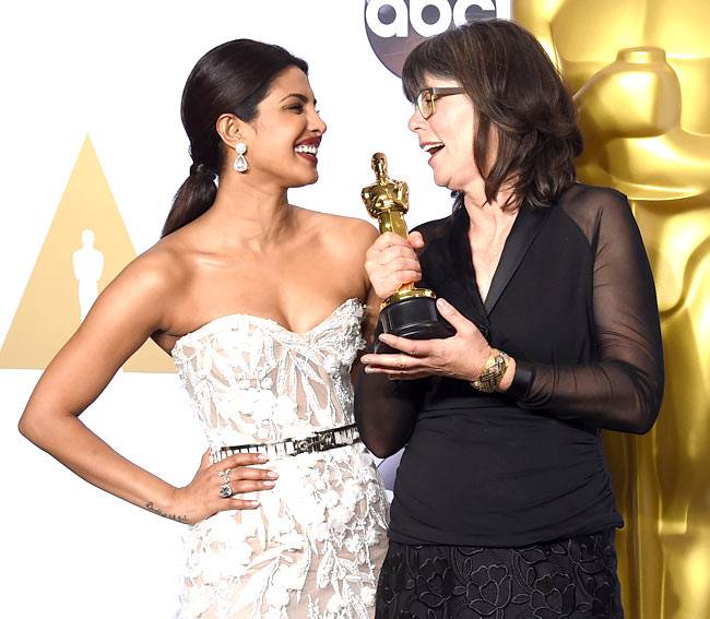 ऑस्कर्स की आफ्टर पार्टी में प्रियंका चोपड़ा  के जलवे