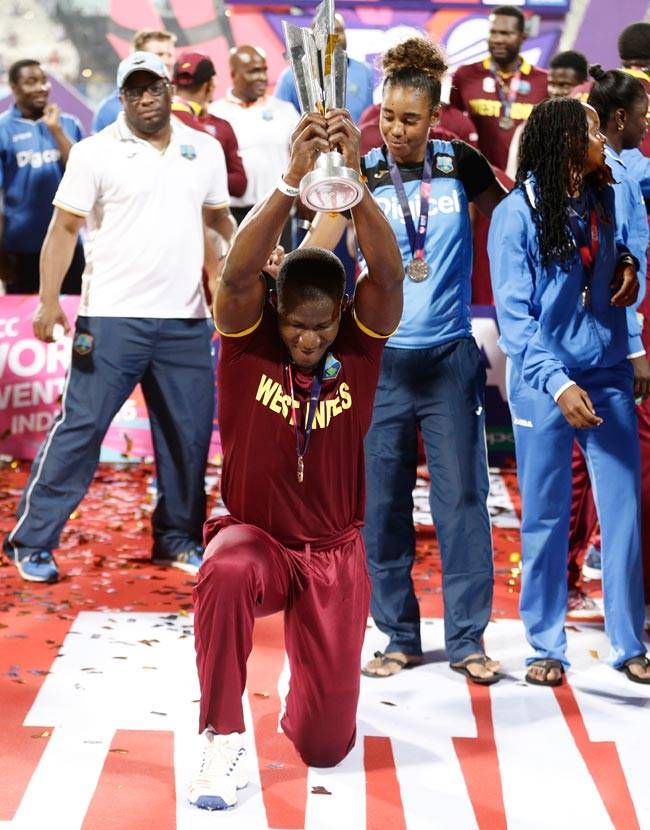 WT20: जीत के बाद जश्न में डूबे वेस्टइंडीज के खिलाड़ी