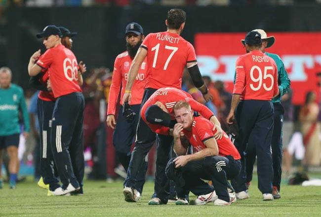 WT20: जीत के बाद जश्न में डूबे वेस्टइंडीज के खिलाड़ी