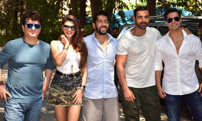 'ढिशूम' की शूटिंग खत्म, इस अंदाज में नजर आए स्टार्स