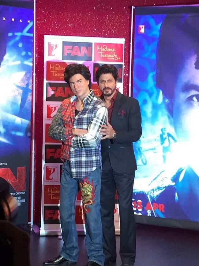 मैडम तुसाद में शाहरुख के वैक्स स्टैच्यू का 'फैन' मेकओवर
