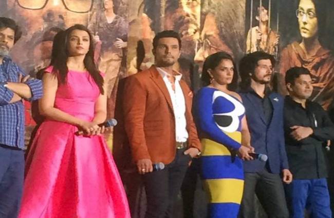 'सरबजीत' के ट्रेलर लॉन्च पर बार्बी डॉल जैसी नजर आईं ऐश्वर्या