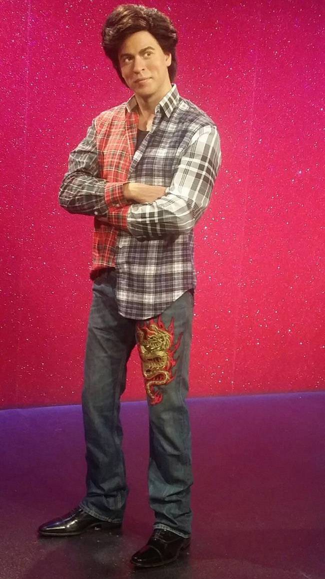 मैडम तुसाद में शाहरुख के वैक्स स्टैच्यू का 'फैन' मेकओवर