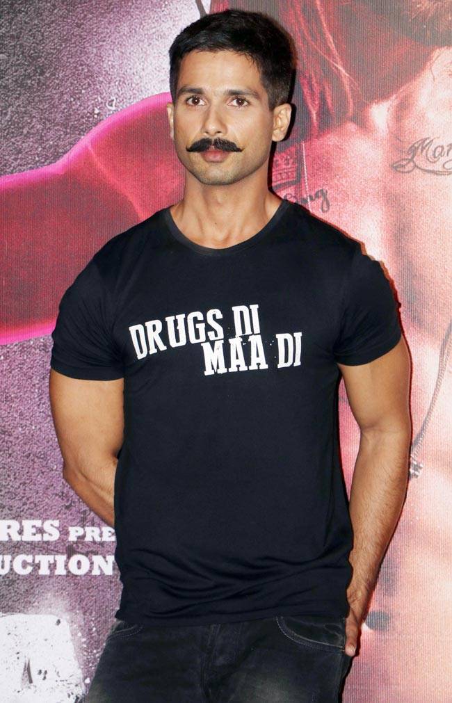 एक्स गर्लफ्रेंड के साथ उड़ता पंजाब के ट्रेलर लॉन्च पर नजर आए शाहिद कपूर