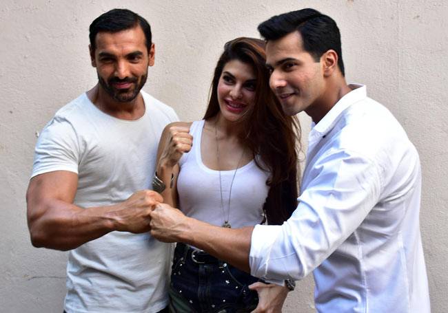 'ढिशूम' की शूटिंग खत्म, इस अंदाज में नजर आए स्टार्स