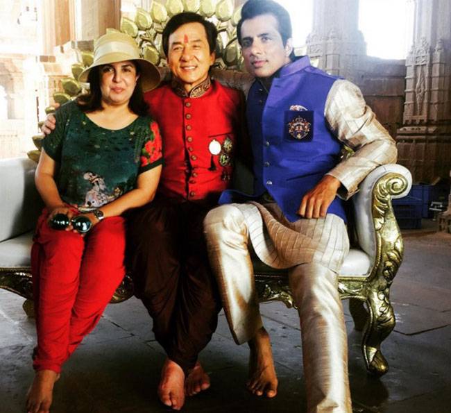 जोधपुर में बॉलीवुड धुनों पर थि‍रक रहे हैं जैकी चैन