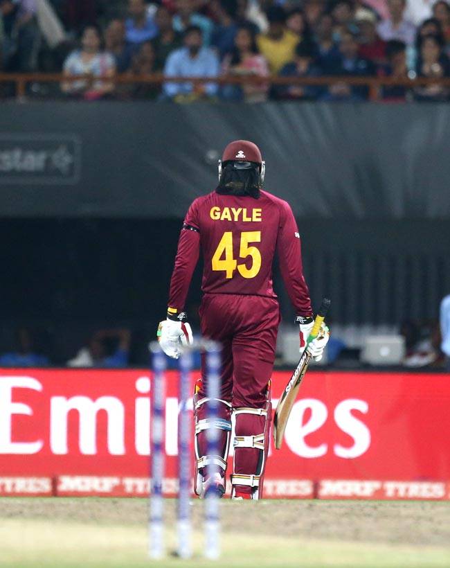 WT20: जीत के बाद जश्न में डूबे वेस्टइंडीज के खिलाड़ी